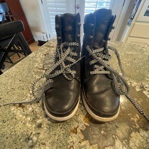 Chaco Womens waterproof boots